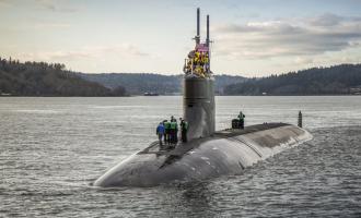 Семейная пара из США обвиняется в продаже секретов атомной подводной лодки