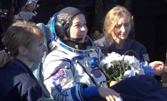 Российская команда вернулась на Землю после съемок первого фильма в космосе