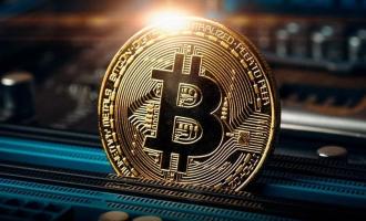 Стратег Bloomberg прогнозирует уникальную фазу роста Bitcoin