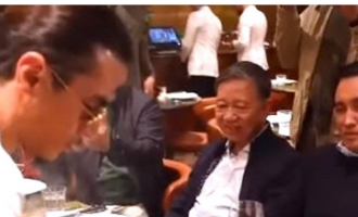 8.11.2021 Министр Вьетнама раскритиковал обед из золотого стейка Salt Bae