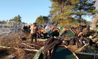 На границе Беларуси с Польшей сейчас на 10.11.2021 находится не менее 2000 мигрантов