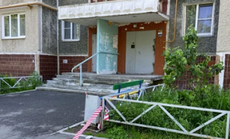 В Челябинске горе-мать выбросила своих двоих детей в окно