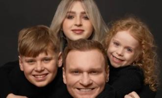 Сергей Сафронов отпраздновал день рождения своей старшей дочери: совместный снимок знаменитого иллюзиониста с тремя детьми