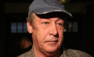 Что в пакете у Михаила Ефремова: после досрочного освобождения из тюрьмы актер заказал доставку