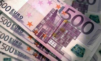 ЦБ снизил официальный курс доллара до 83,62 рубля на 17 октября